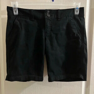 American Eagle chino Black Stretch Shorts Size 2 flattering fit EUC
